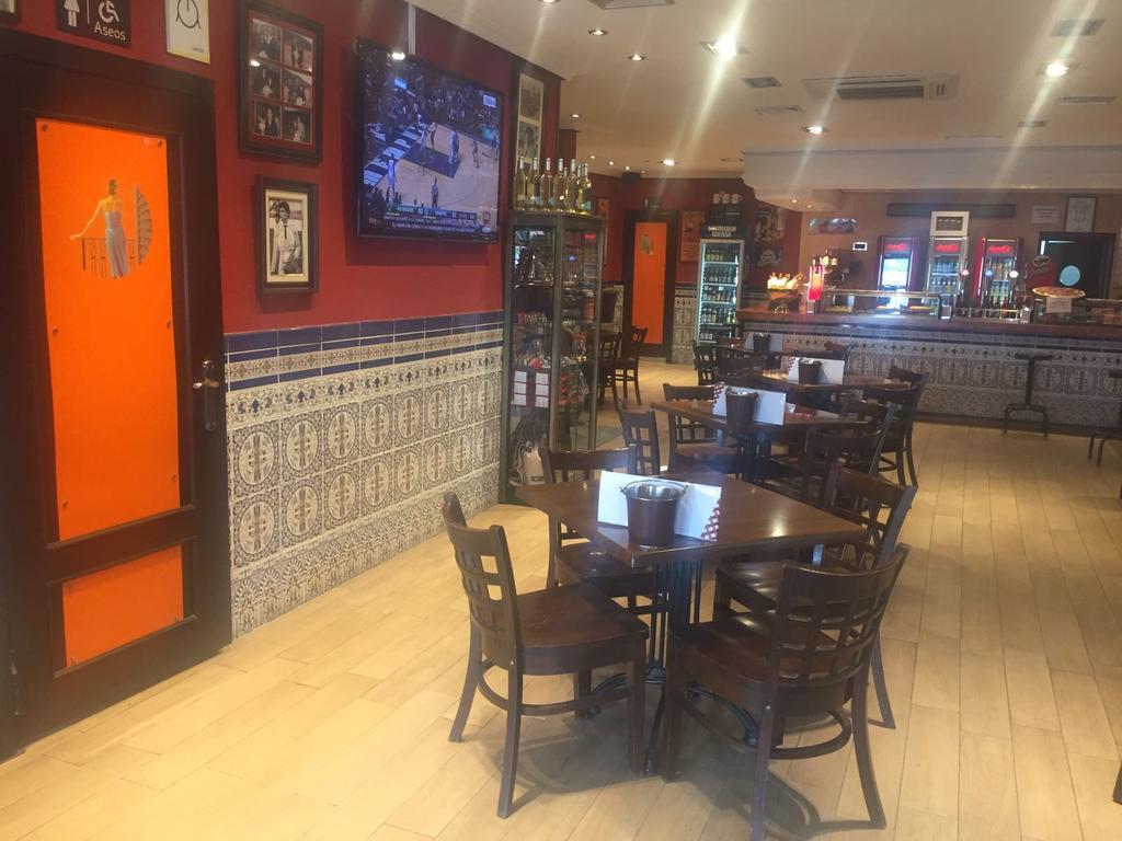 Meson Restaurante La Posada Hostal Calera y Chozas Zewnętrze zdjęcie